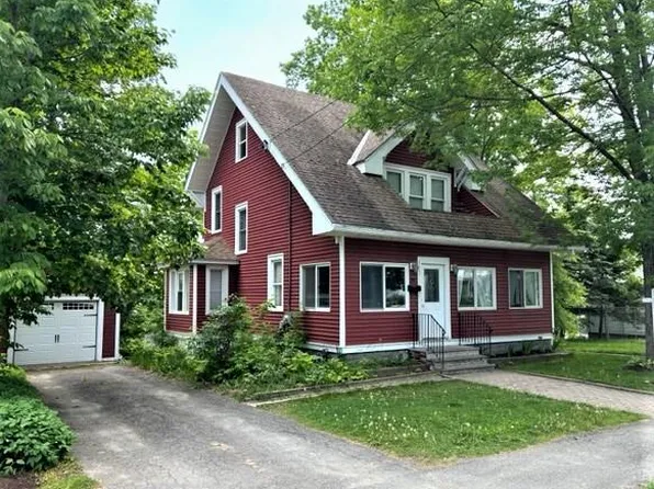 43 Lincoln Street, Dover-Foxcroft, ME 04426
