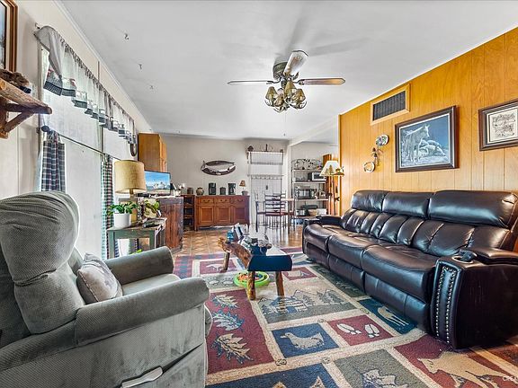 3rd image of 1603 Seminole Ln