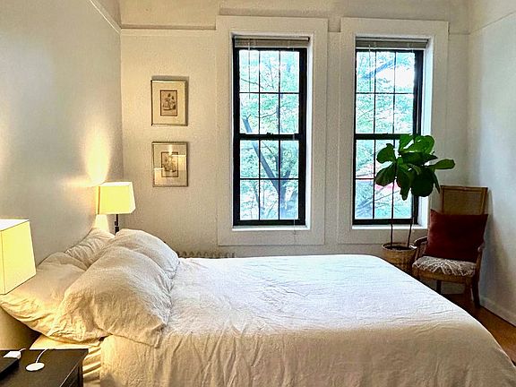 3rd image of 446 Suydam St #2F