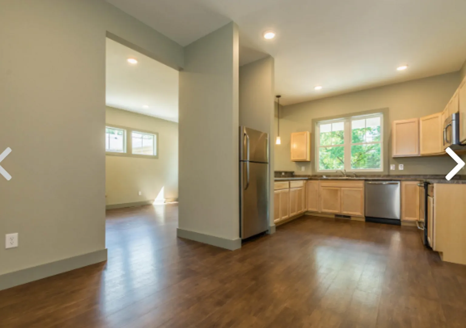 HUGE newly built 4 bed / 4.5 bath townhouse! — Photo 4