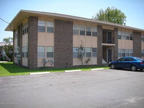 1st image of 211 8th St N APT 3