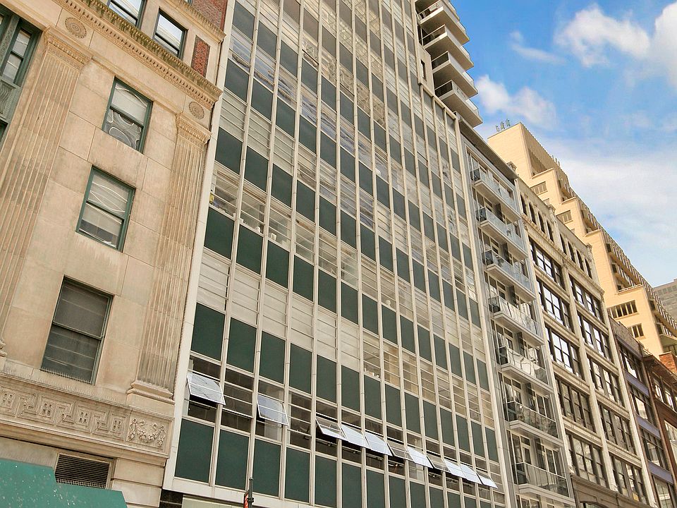 2nd image of 20 E 46th St Rm 1302