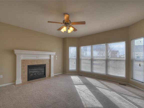 5th image of 516 Amhurst Ave