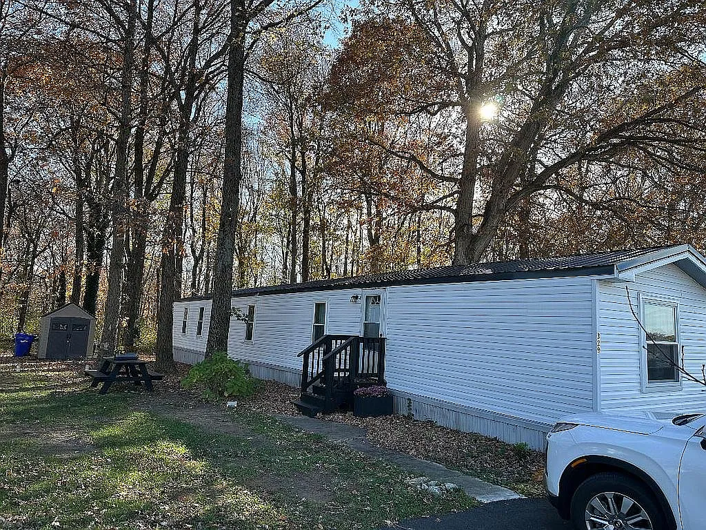 329 Norway Dr photo 1