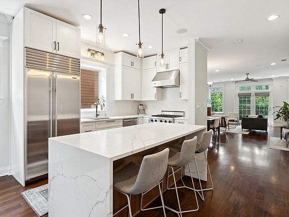 5th image of 3555 N Marshfield Ave #2