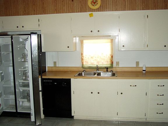 5th image of 806 S Pecan St