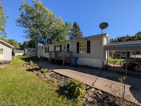 110 W Lebanon Rd #28, Dalton, OH 44618