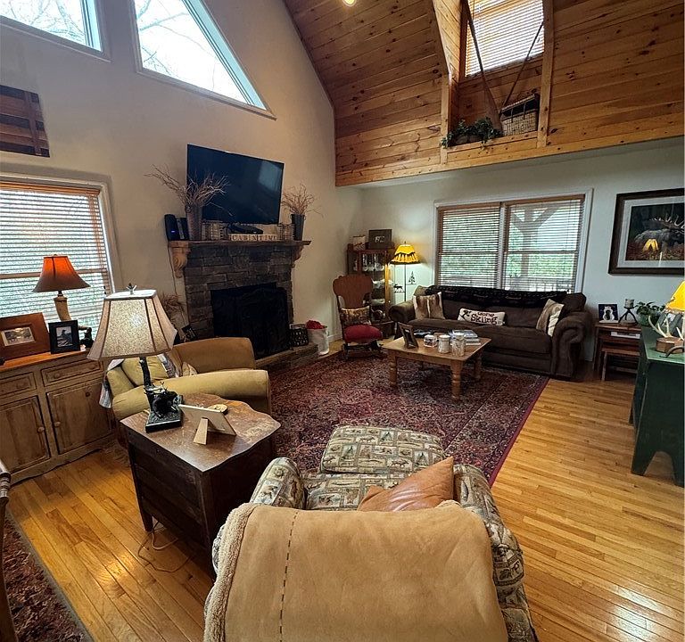 1st image of 128 Hillcrest Road