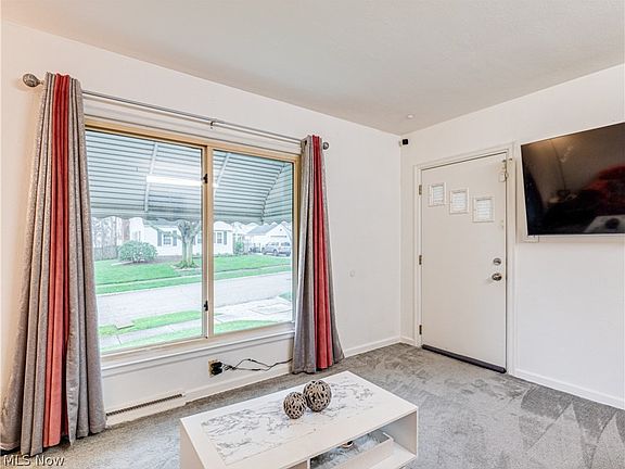 3rd image of 1677 Marigold Ave