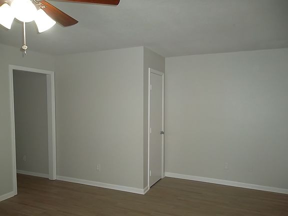 3rd image of 2308 Aberdeen Dr