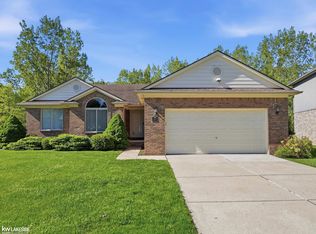 51927 Copper Creek Ct, Chesterfield, MI 48047