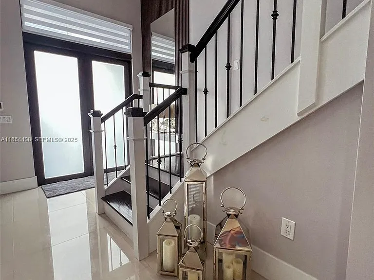 14670 SW 17th St — Photo 23