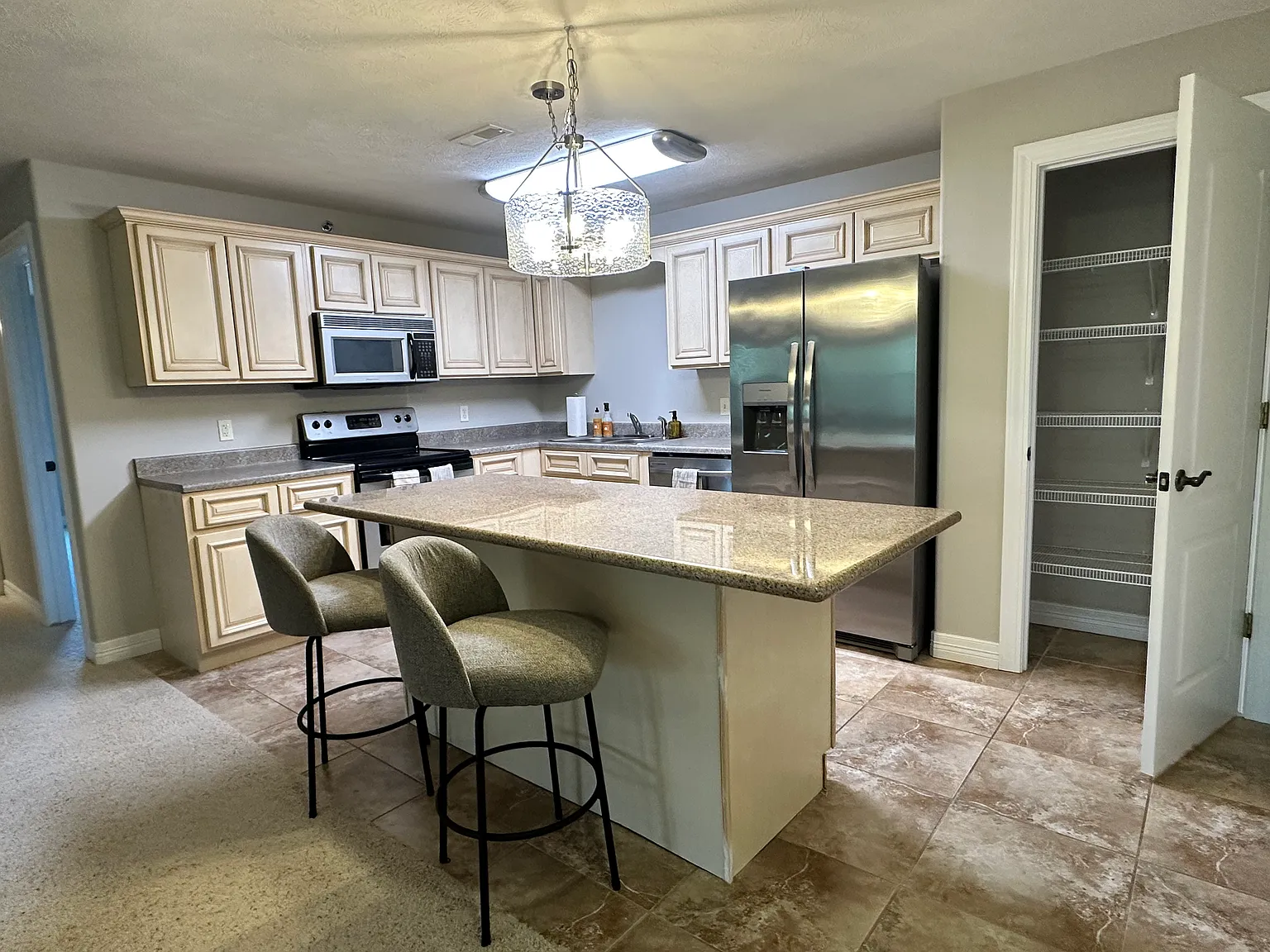 2 bed, 1200 sqft, $900 — Photo 3