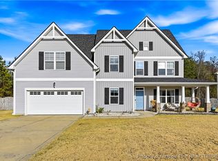 301 Derby Ln, Hope Mills, NC 28348
