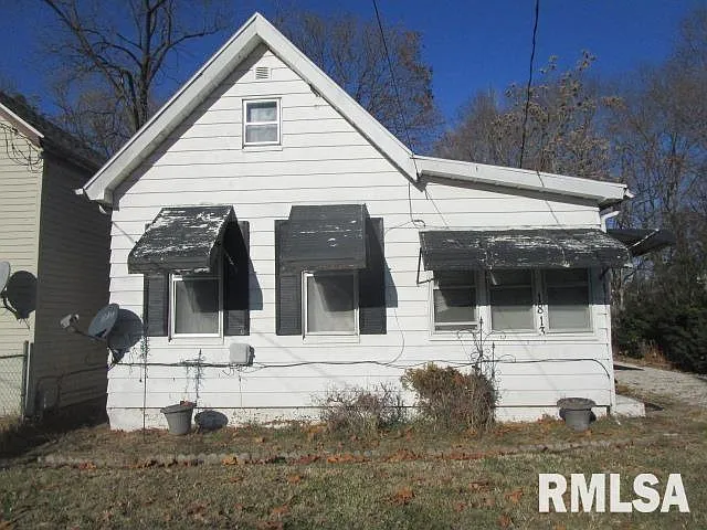 1813 W Butler St photo 1