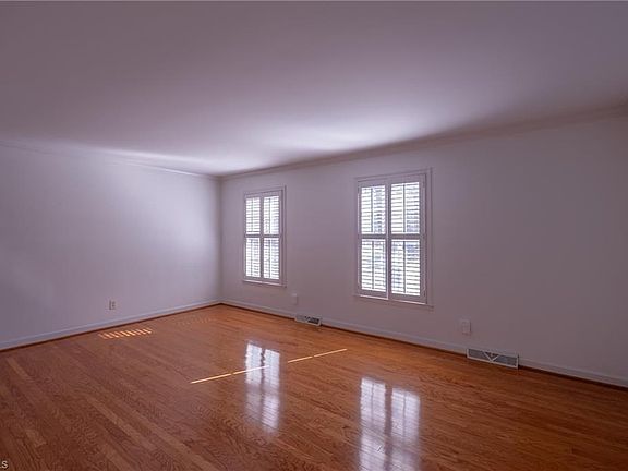 4th image of 4202 Hobbs Rd