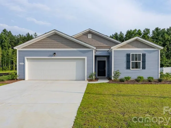122 Queen Valley Way, Waynesville, NC 28786