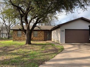 814 W Smith St, Cleburne, TX 76033