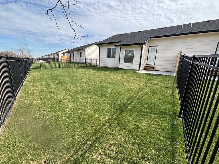 5249 S Chase Ave — Photo 20