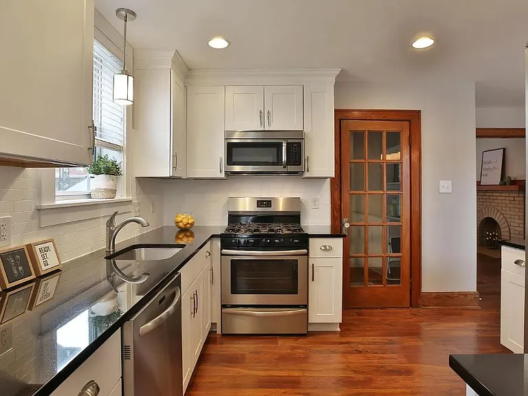335 E Moler St — Photo 17