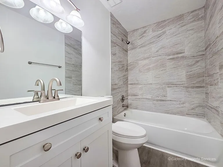 711 SW 75th St #106 — Photo 31