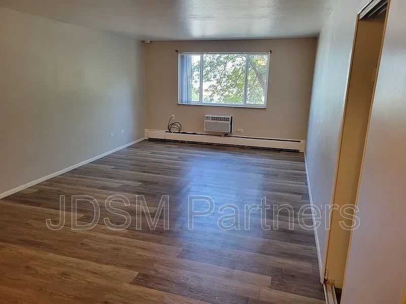 Studio, 1.0 bath, 550 sqft, $875 — Photo 4