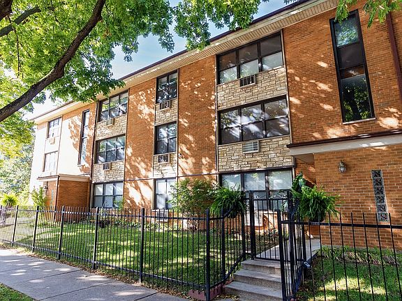 3rd image of 1600 W Jarvis Ave APT 2C