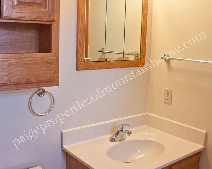 Paige Apartments — Photo 8