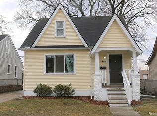 8212 Stephens Rd, Warren, MI 48089