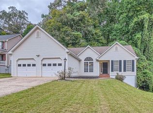180 Dunagan Dr, Lawrenceville, GA 30045