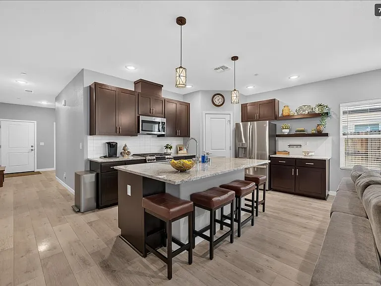 1113 Elm Terrace Way — Photo 4