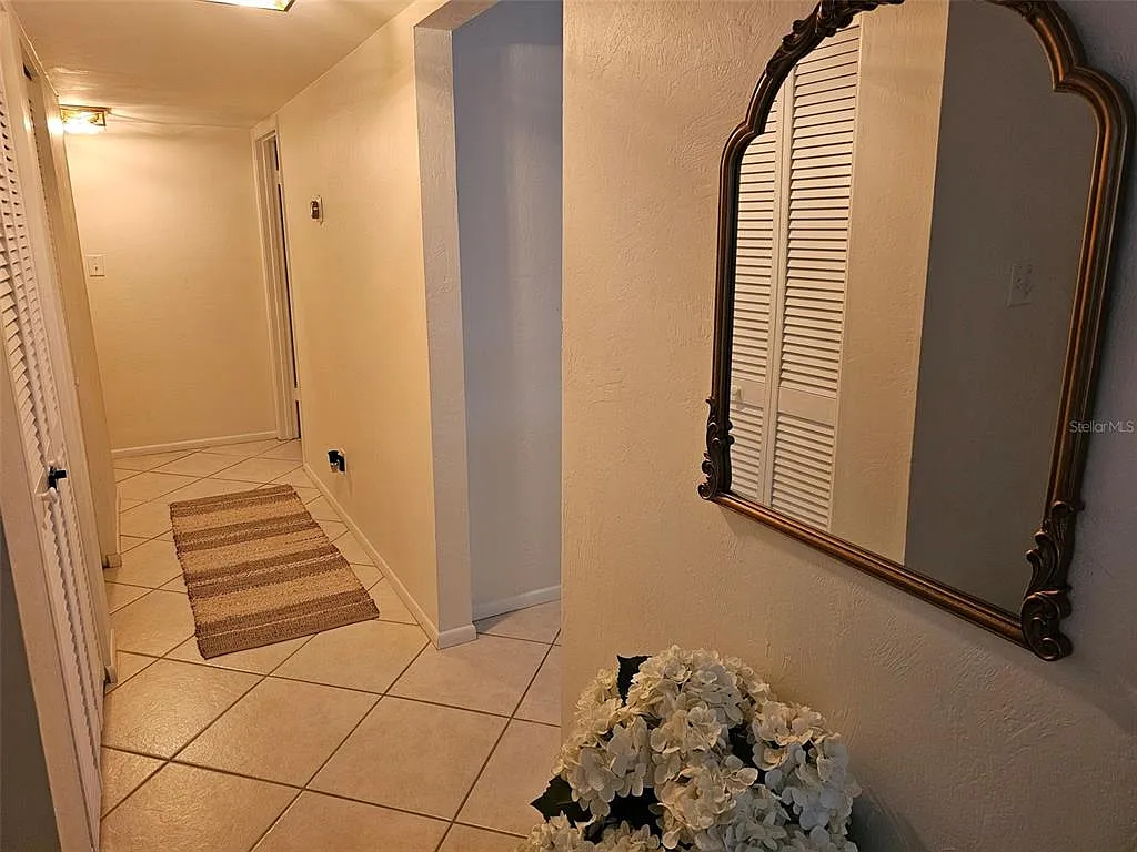2 bed, 2.0 bath, 1296 sqft, $4,600 — Photo 4