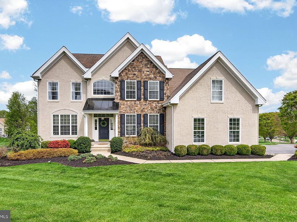 1st image of 401 Bobs Ln
