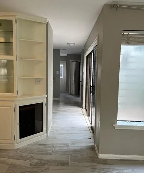 2458 Country Club Dr — Photo 5