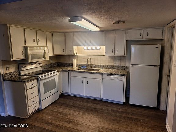 4th image of 1625 Woodrow Dr APT 405