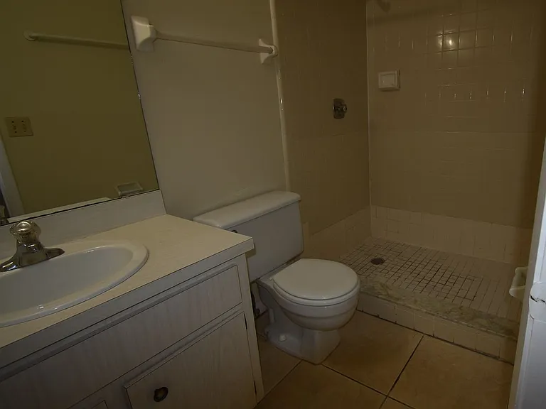 1039 Branchwood Dr — Photo 11