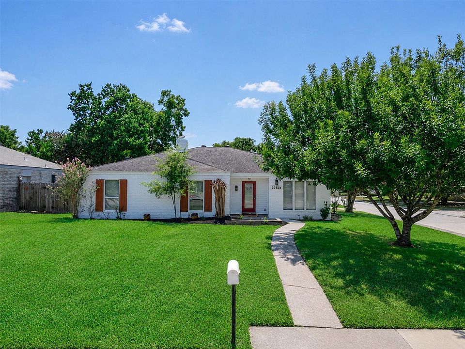 1st image of 22939 Spring Willow Dr