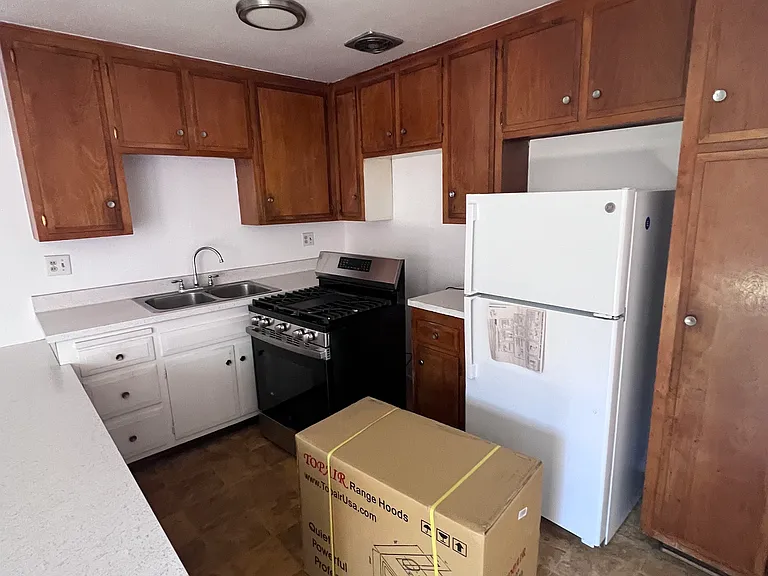 1829 Aileron Ave — Photo 11