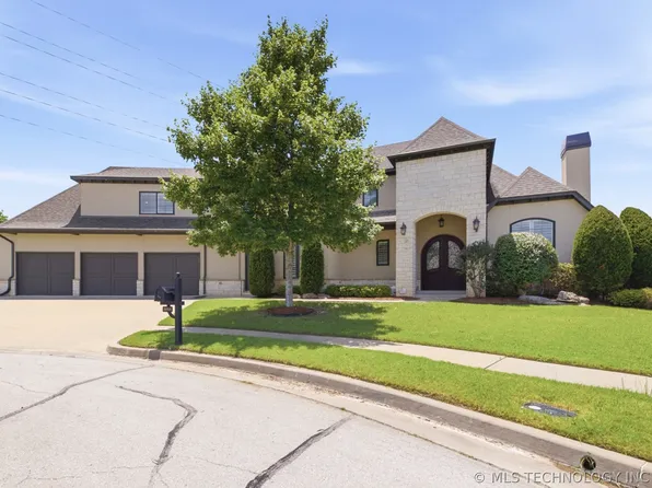 8008 S Galveston Ct, Tulsa, OK 74132