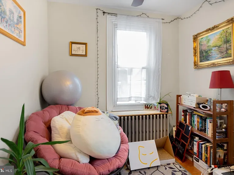105 W Salaignac St — Photo 18