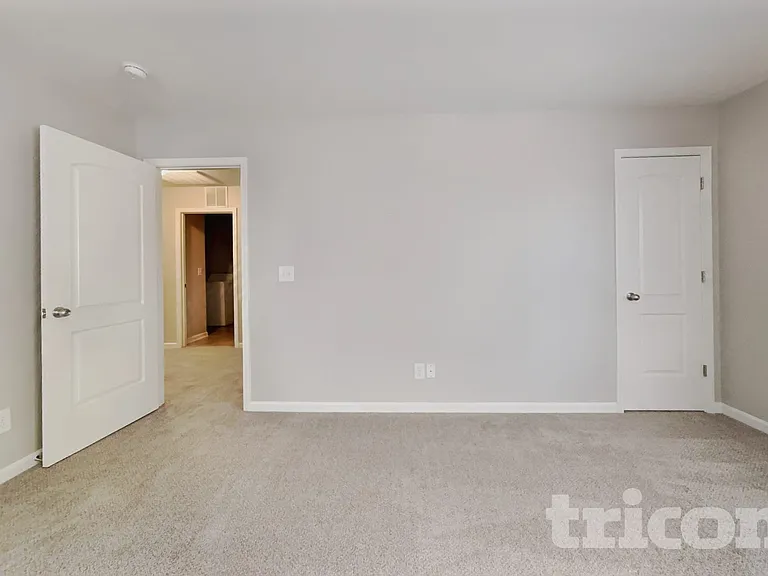 1594 Weatherend Dr — Photo 6
