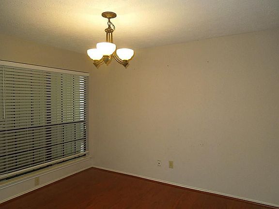 3rd image of 16310 Ember Hollow Ln