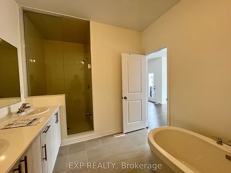 116 Blick Cres — Photo 9