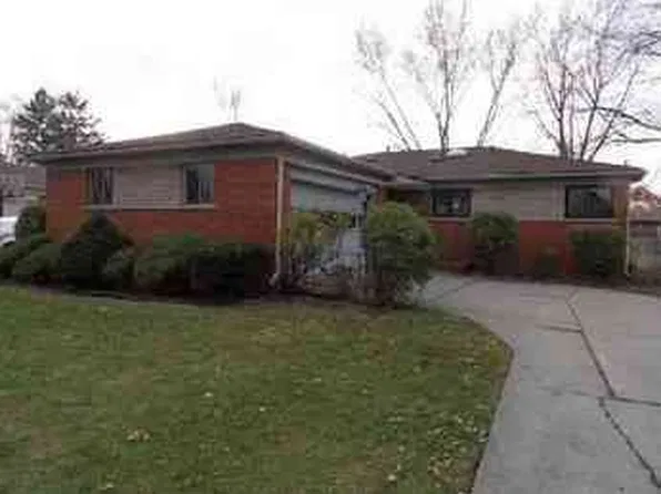 26063 Dover Ave, Warren, MI 48089