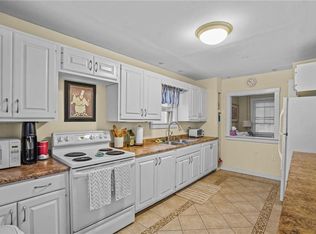 12 Hammond St, Newport, RI 02840