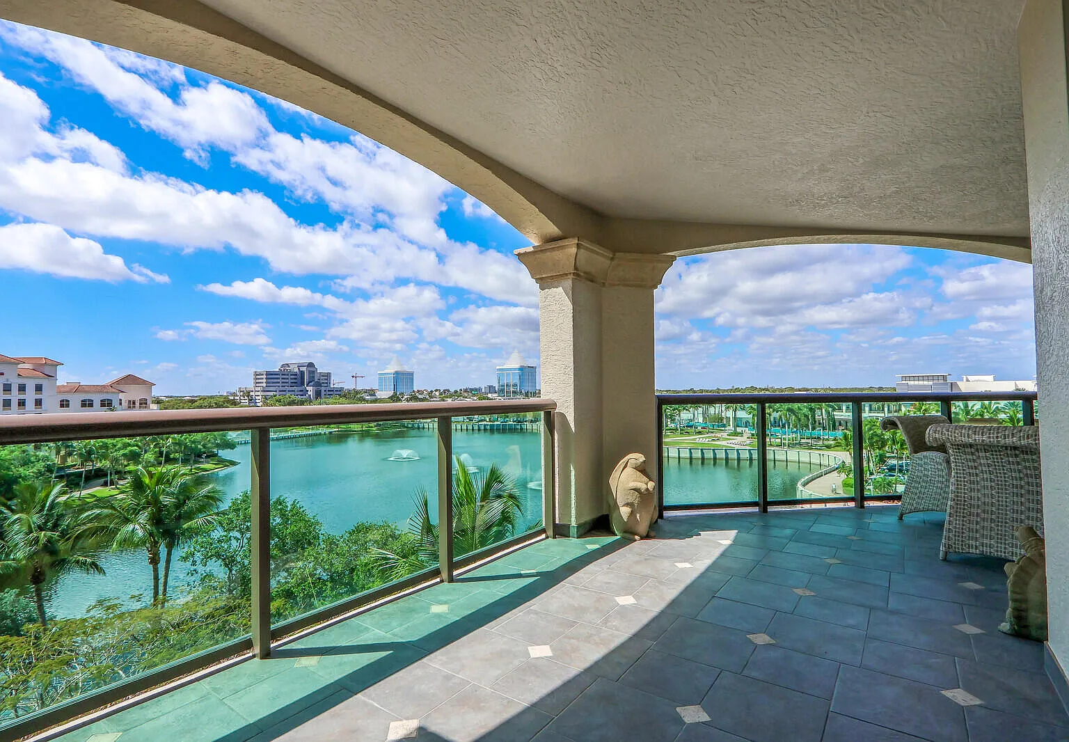 3 bed, 3.0 bath, 2300 sqft, $8,200 — Photo 1