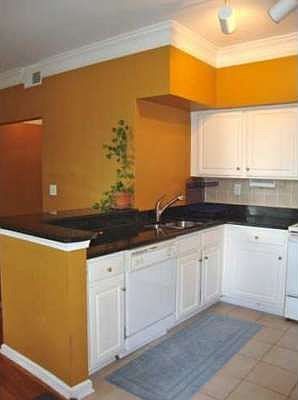 5th image of 800 Peachtree St NE APT 208