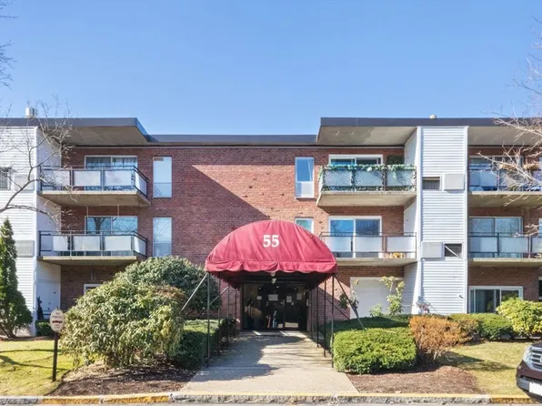 55 Broadlawn Park APT 11B, Chestnut Hill, MA 02467