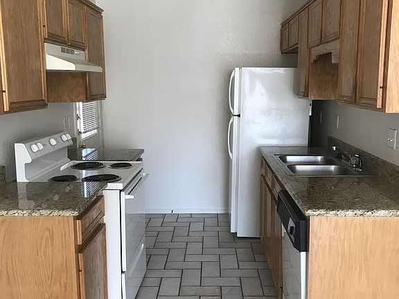 5th image of 900B McDaniel Cir