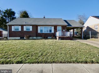 8 Glover Cir, Wilmington, DE 19804